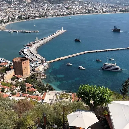 In In The Center By The Sea * Alanya